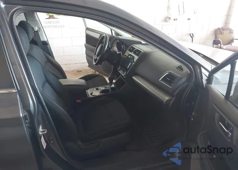 2019 Subaru Outback 2.5I Premium из США, поврежденный, VIN 4S4BSAHC0K3259348